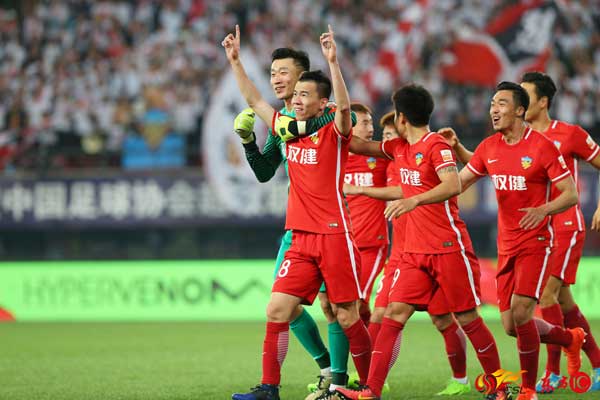 包含重庆力帆主场逼平广东深圳队，表现稳定的词条