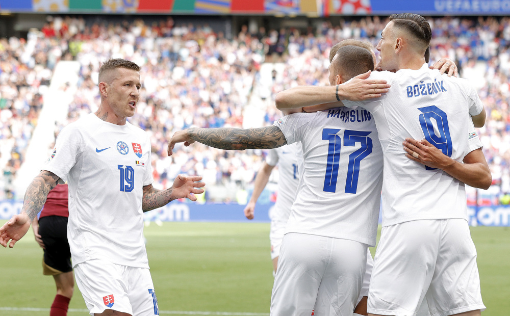 斯洛伐克队大比分输球,无缘继续欧锦赛 斯洛伐克队大比分输球,无缘继续欧锦赛