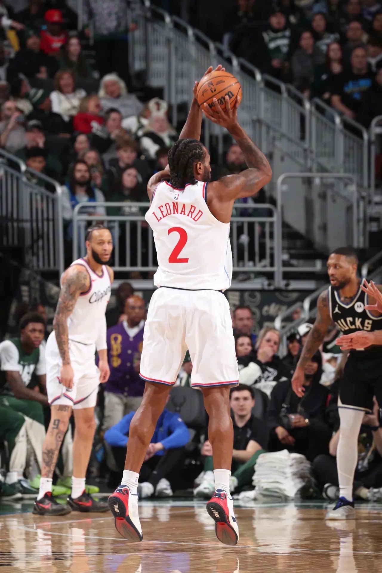 熊猫体育中国App-雄鹿全队投篮命中率高，轻取对手取得胜利