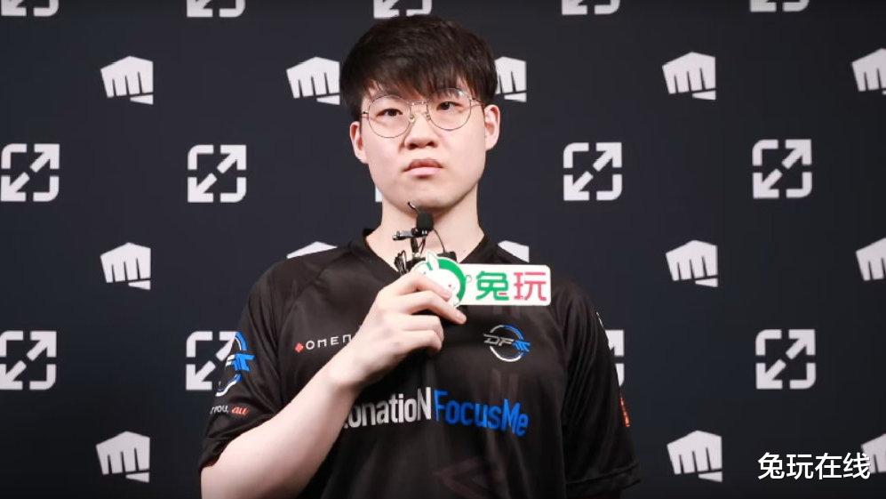 包含DFM轻取EG,Kanavi完成史诗逆转峡谷大战小组赛,成为赛场最大亮点的词条 包含DFM轻取EG,Kanavi完成史诗逆转峡谷大战小组赛,成为赛场最大亮点的词条