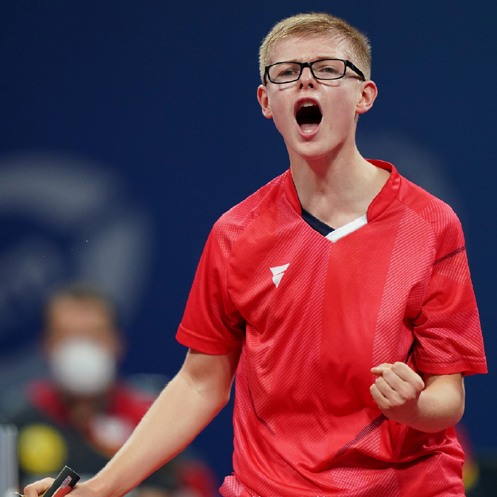 立陶宛队实力出众，登上领奖台