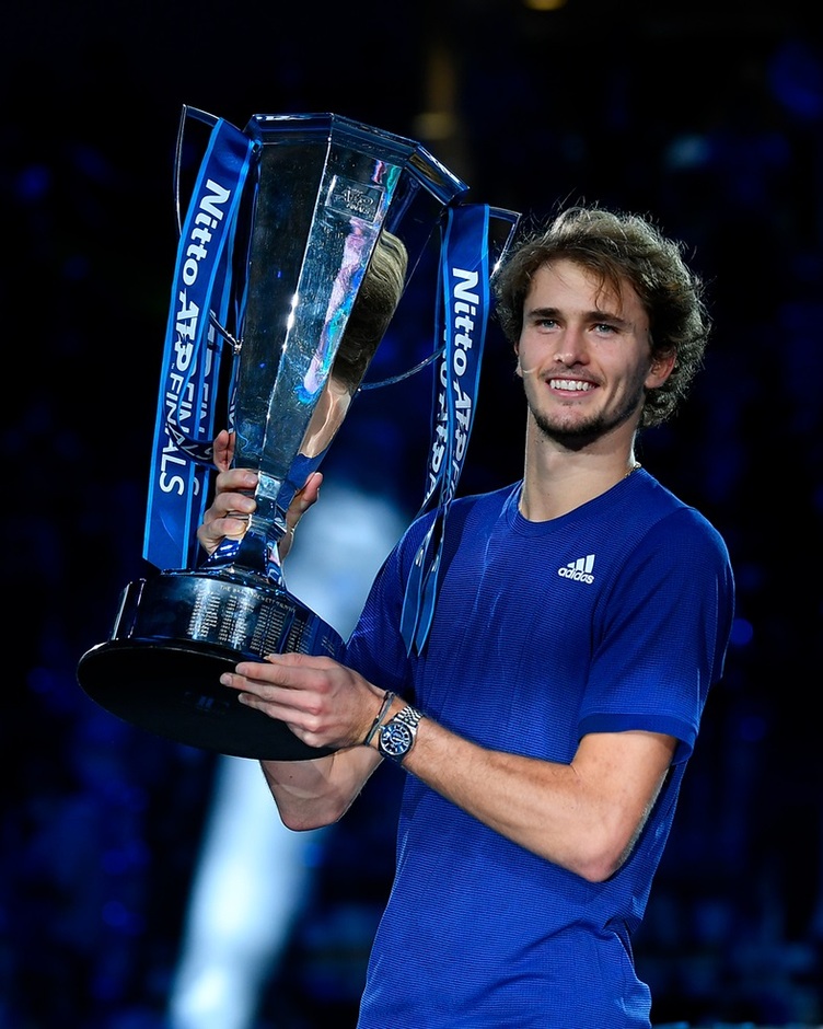 包含德国网球队力克法国网球队，兹维列夫爆发神勇的词条